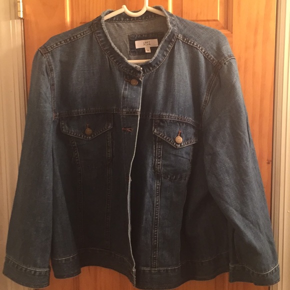 Jackets & Blazers - Ann Taylor Loft crop Jean jacket